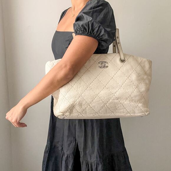 CHANEL On the Road Cream Leather Large Tote - Picture 2 of 15